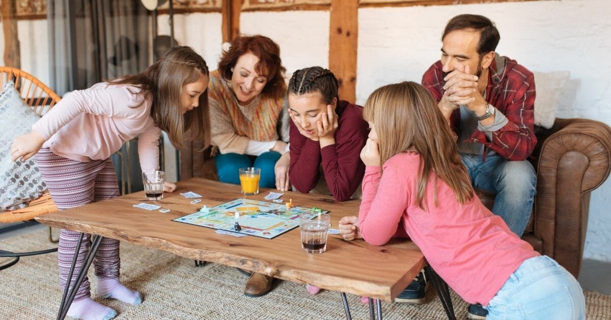 21 Family Bonding Activities to Strengthen Your Family's Connection